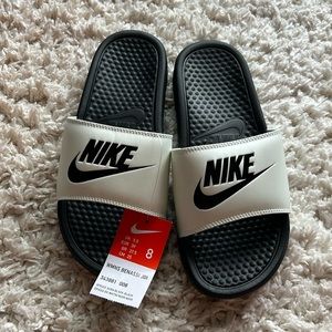 [BRAND NEW] Nike slides